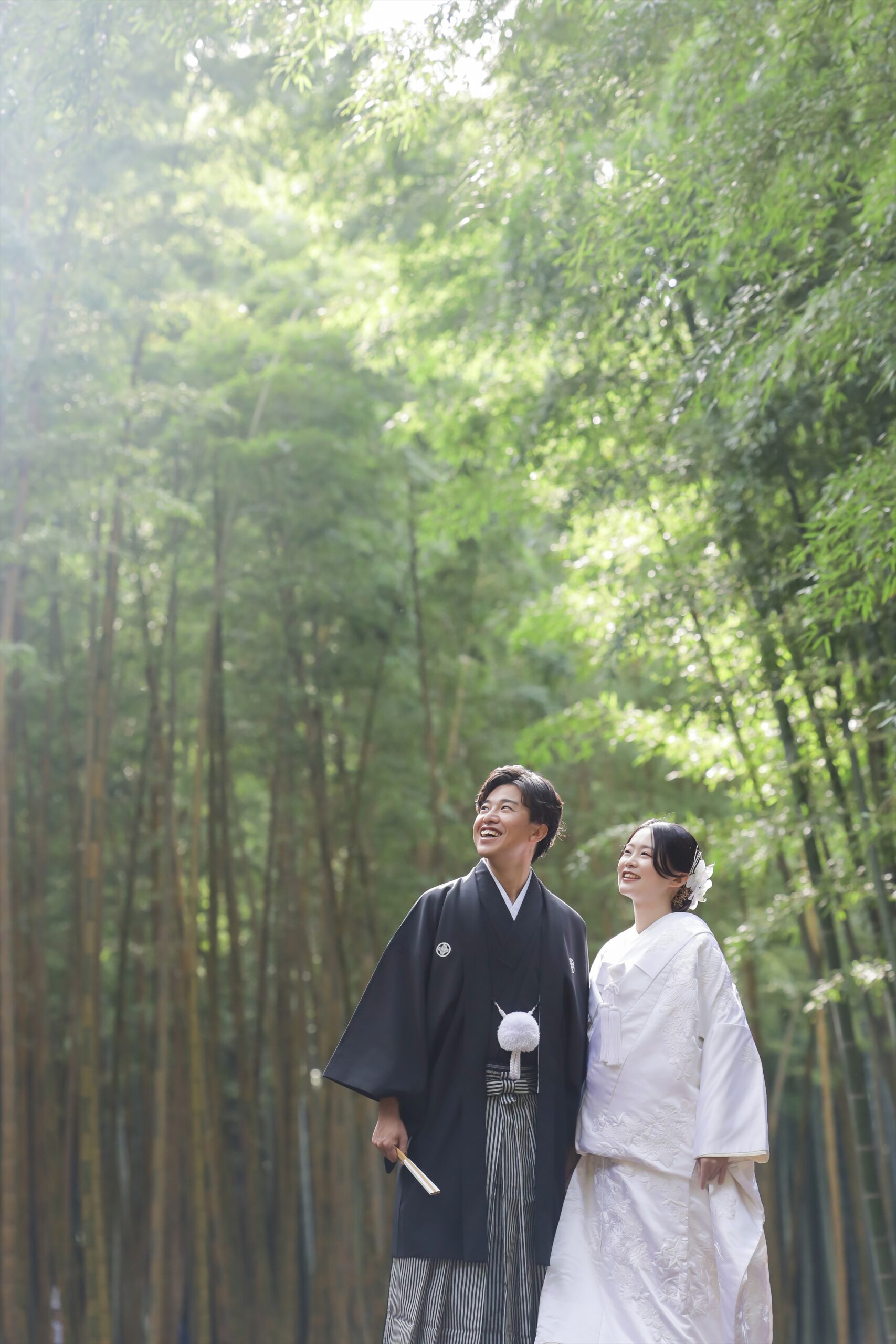二荒山神社の境内で七五三の晴れ着姿